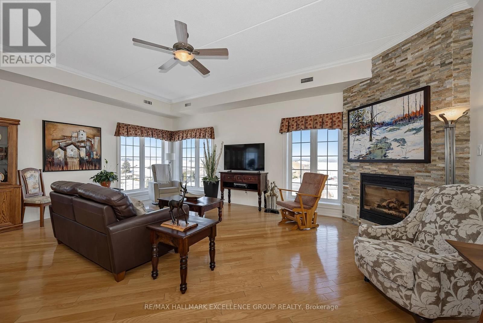 406 - 2921 LAURIER STREET Image 6