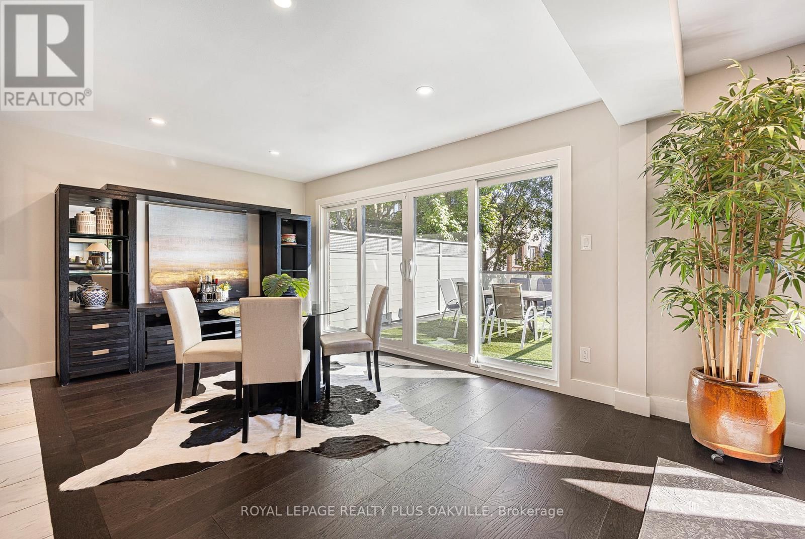 679 GREENRAVINE DRIVE Image 12