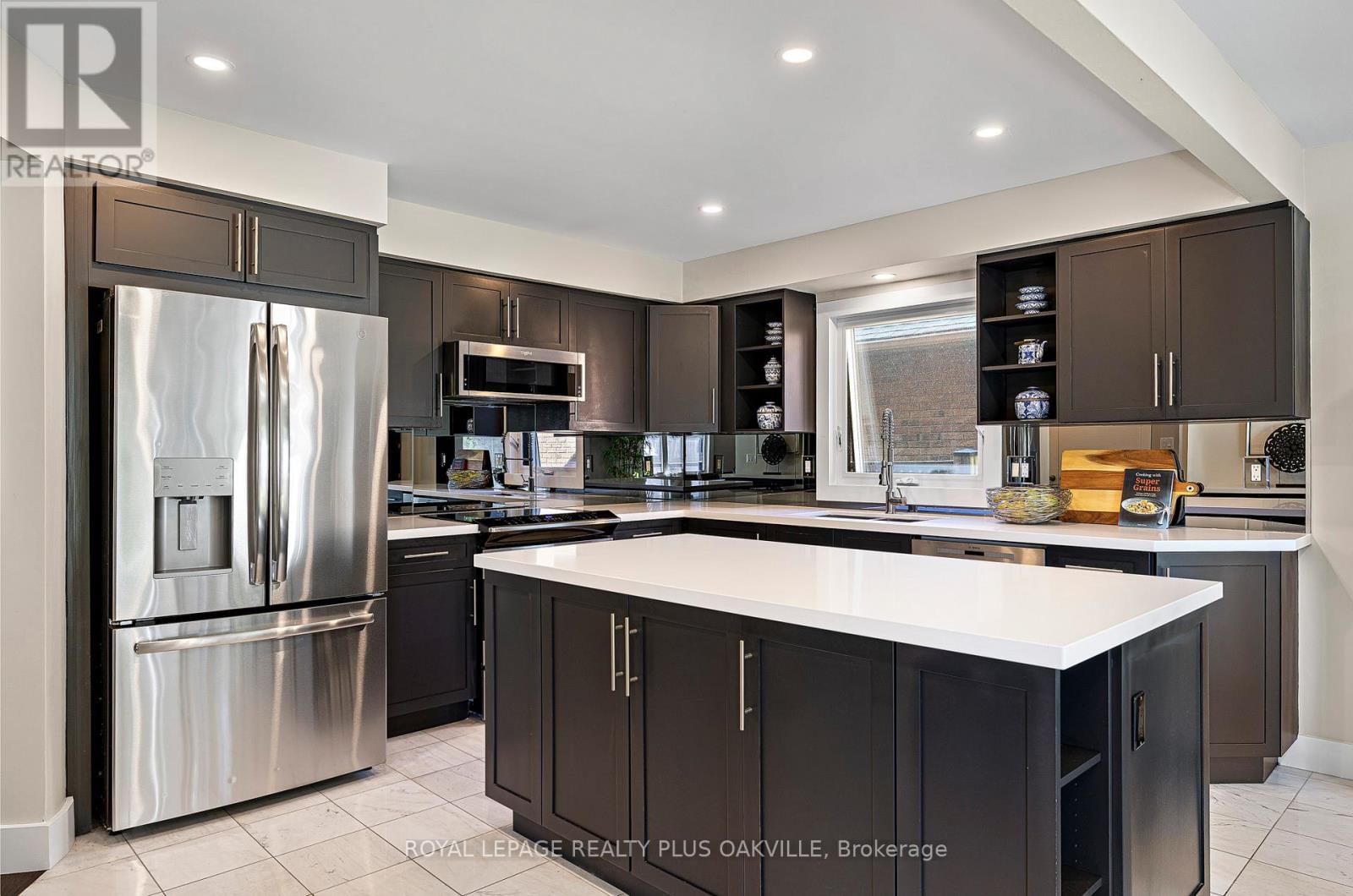 679 GREENRAVINE DRIVE Image 15