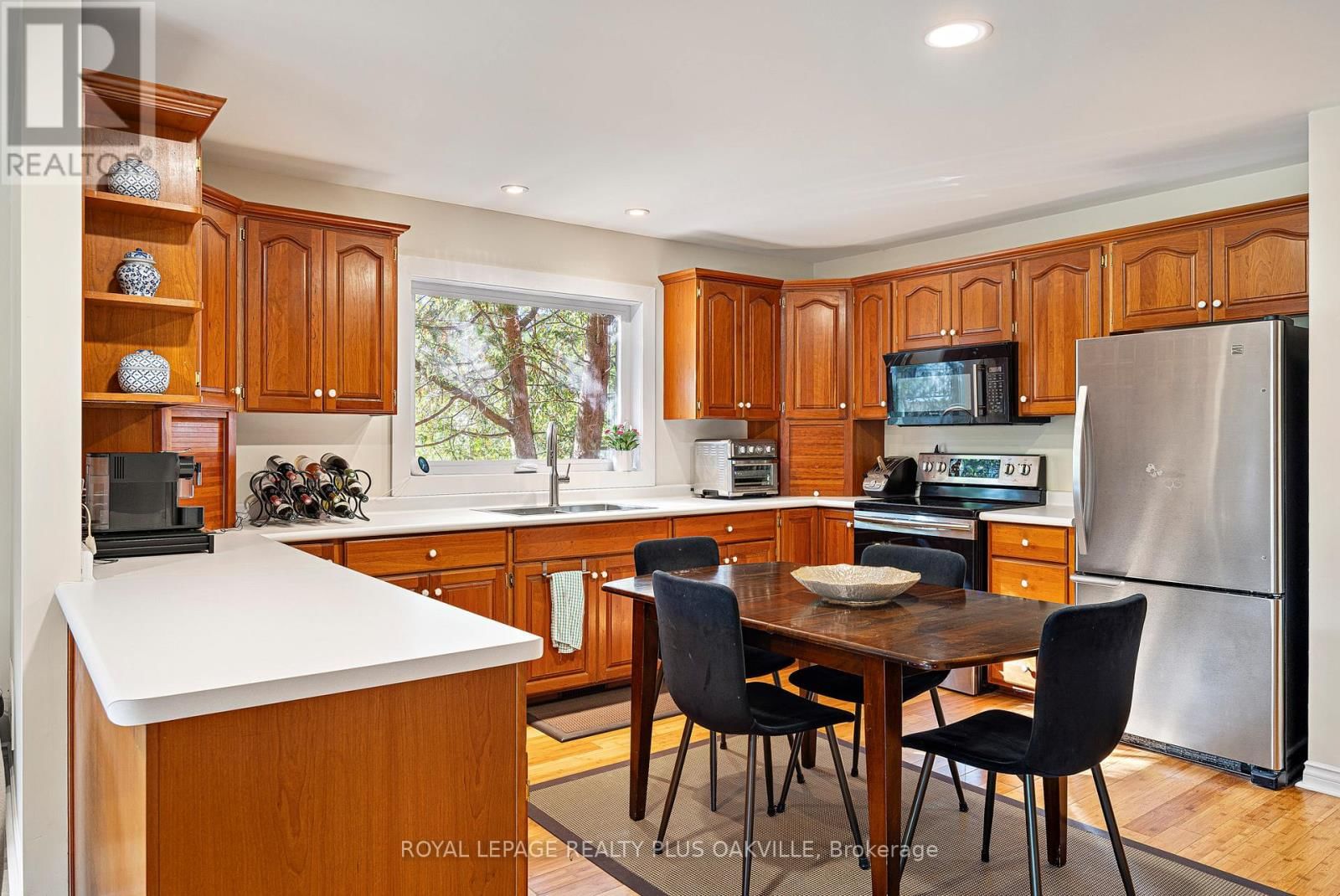 679 GREENRAVINE DRIVE Image 24