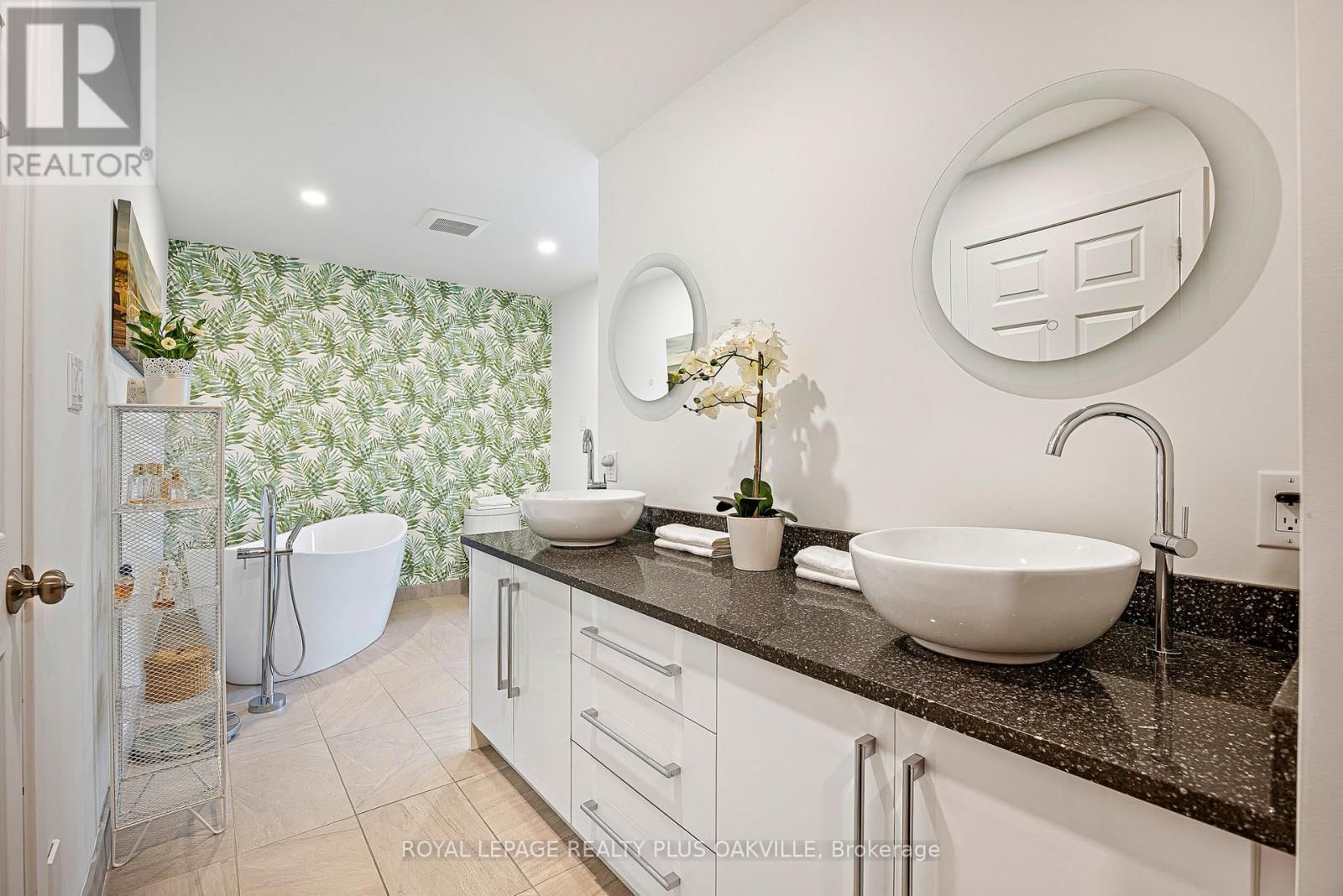 679 GREENRAVINE DRIVE Image 30