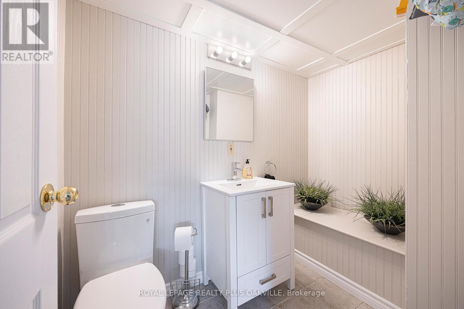 679 GREENRAVINE DRIVE Image 40