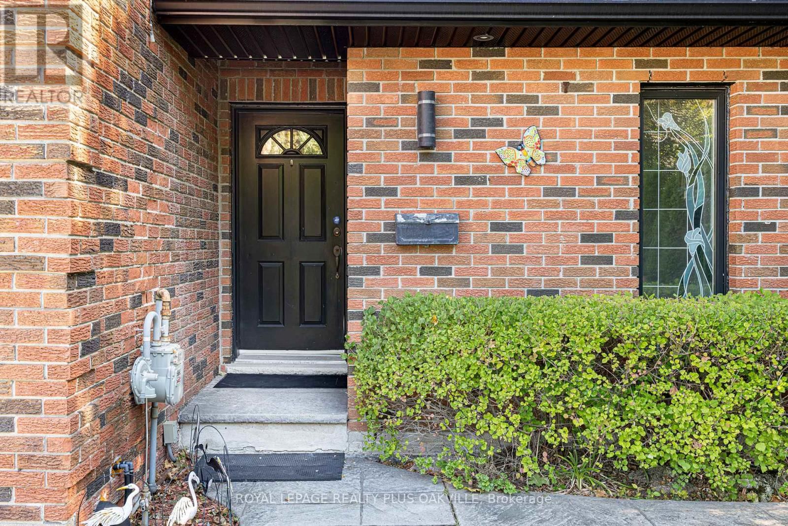 679 GREENRAVINE DRIVE Image 43