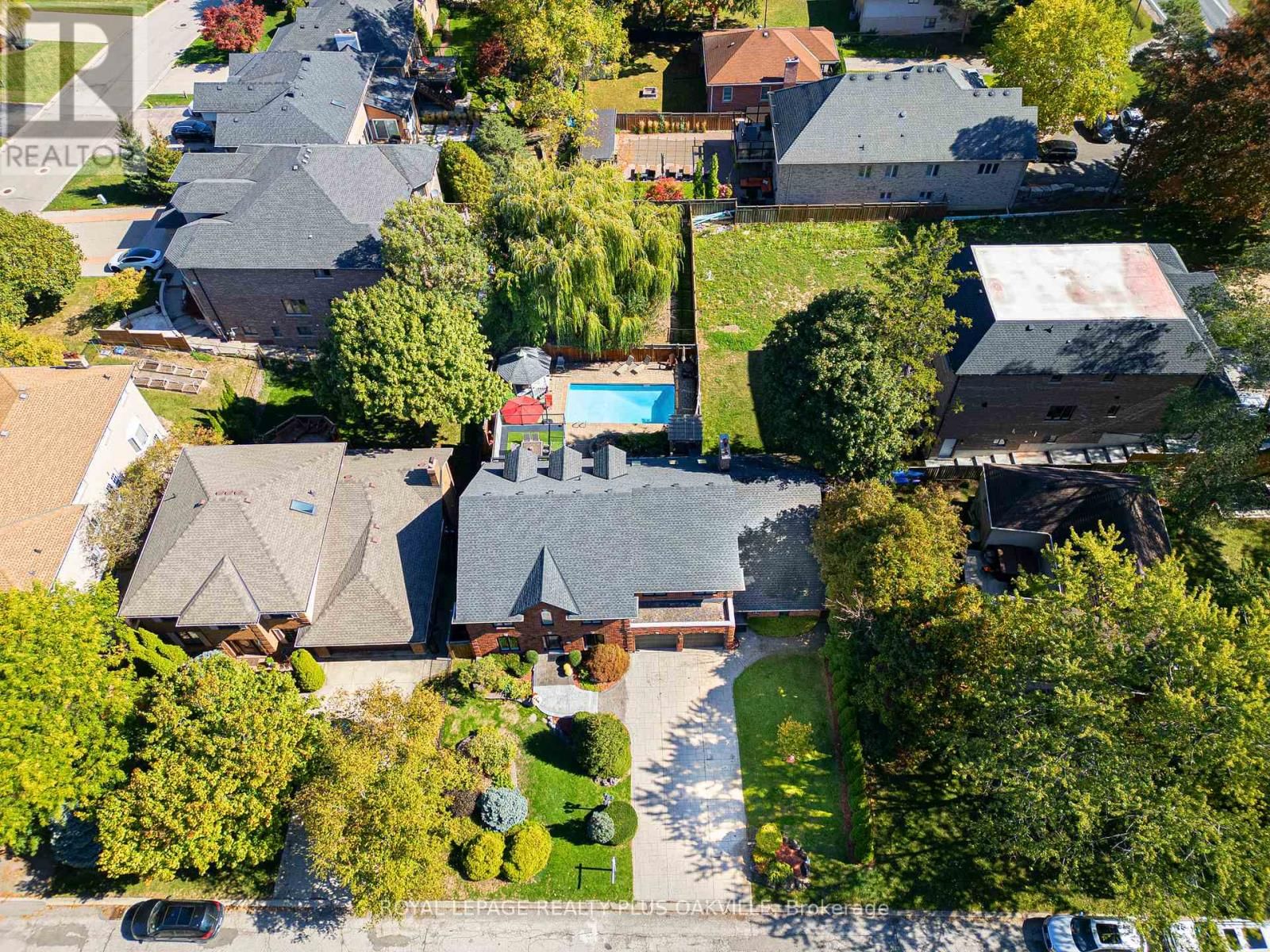 679 GREENRAVINE DRIVE Image 49