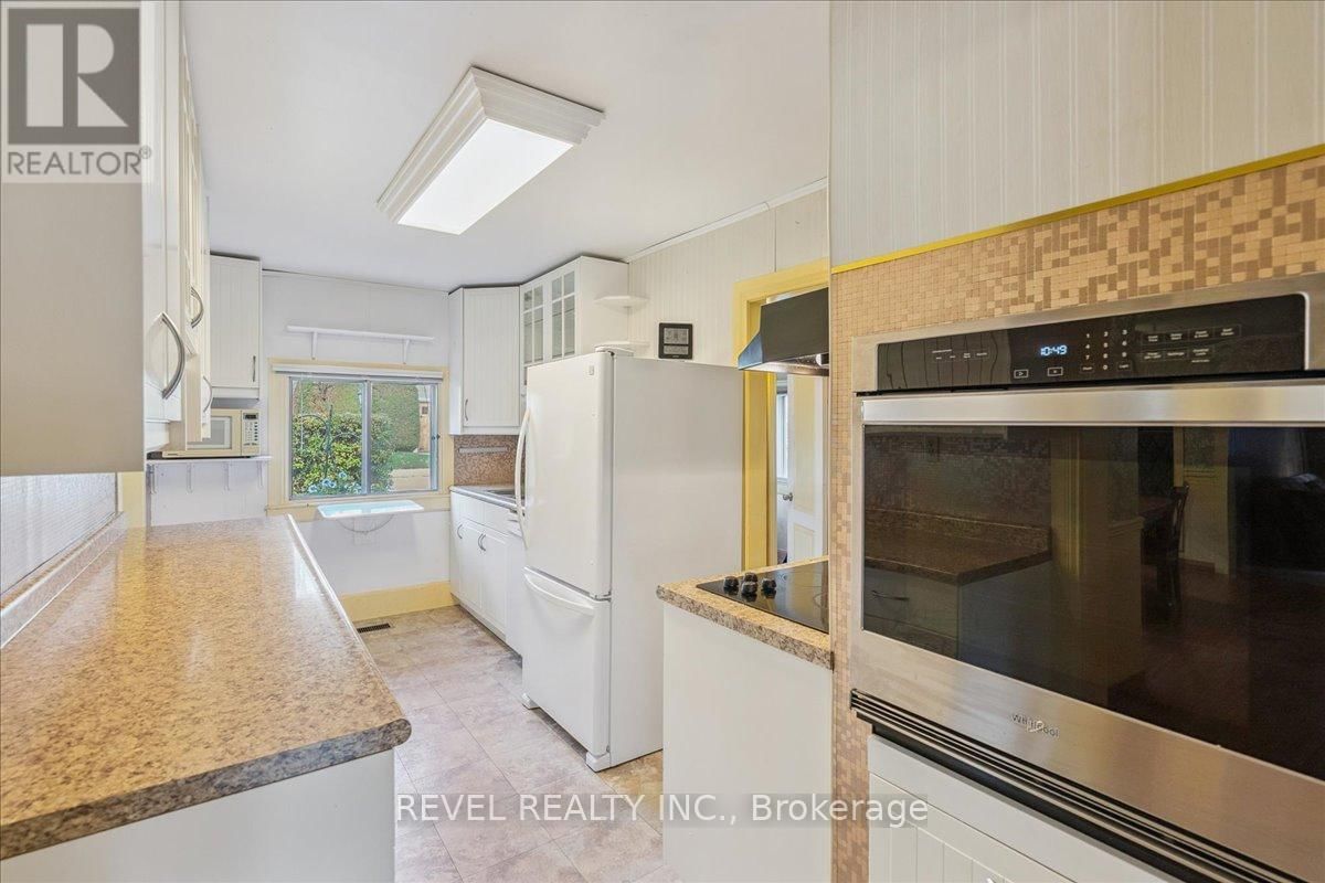 250 MILL STREET NORTH Image 23