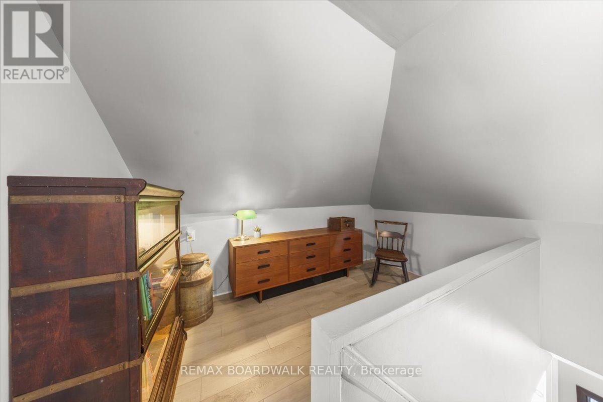 2691 PRISCILLA STREET Image 34