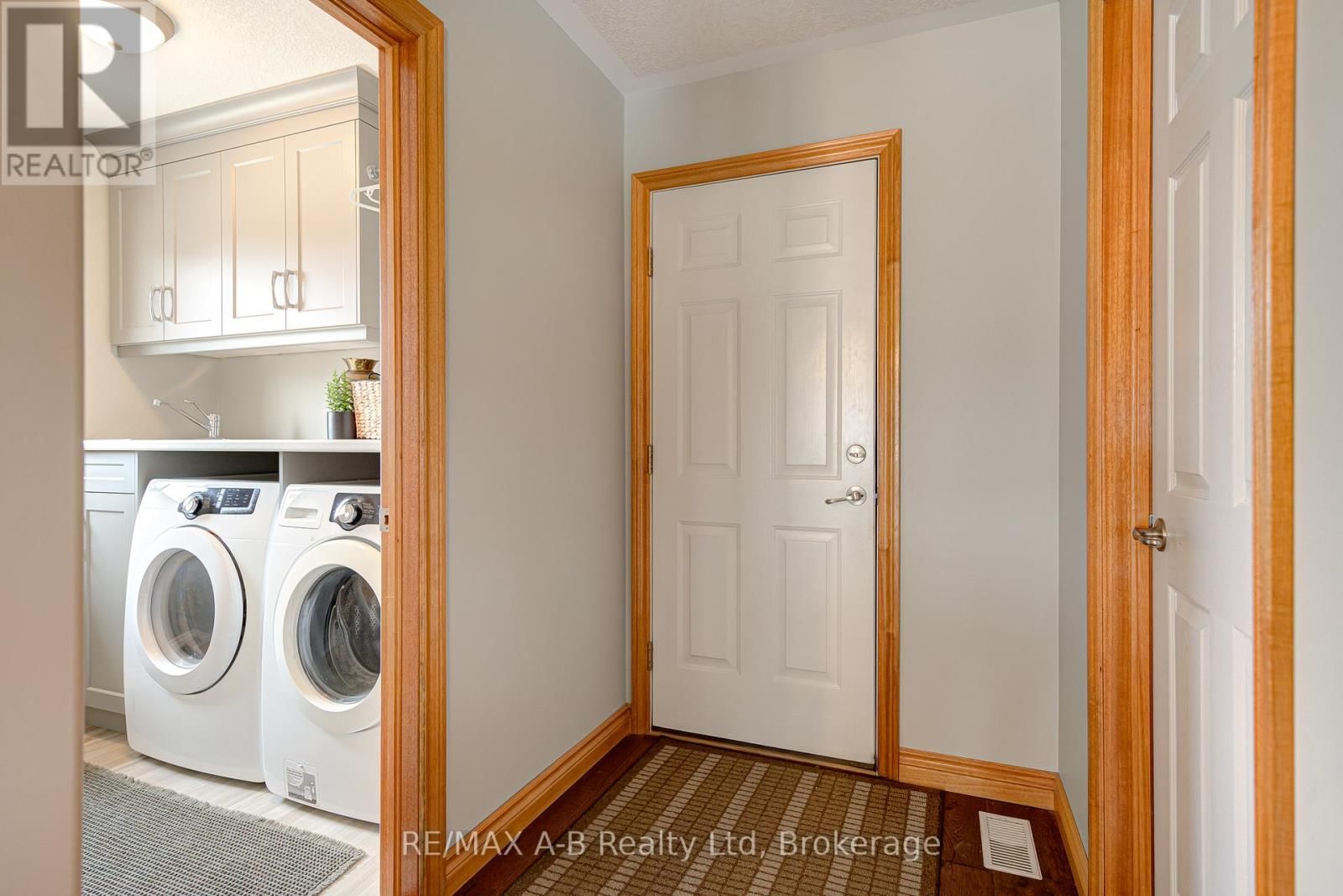 194 STATION ROAD Image 15