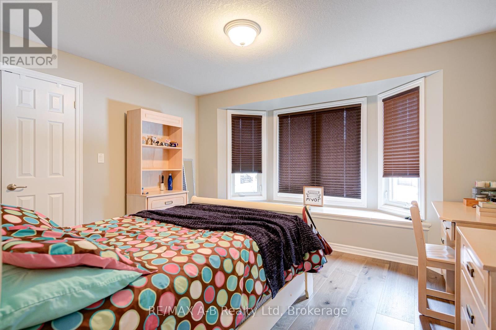 194 STATION ROAD Image 22