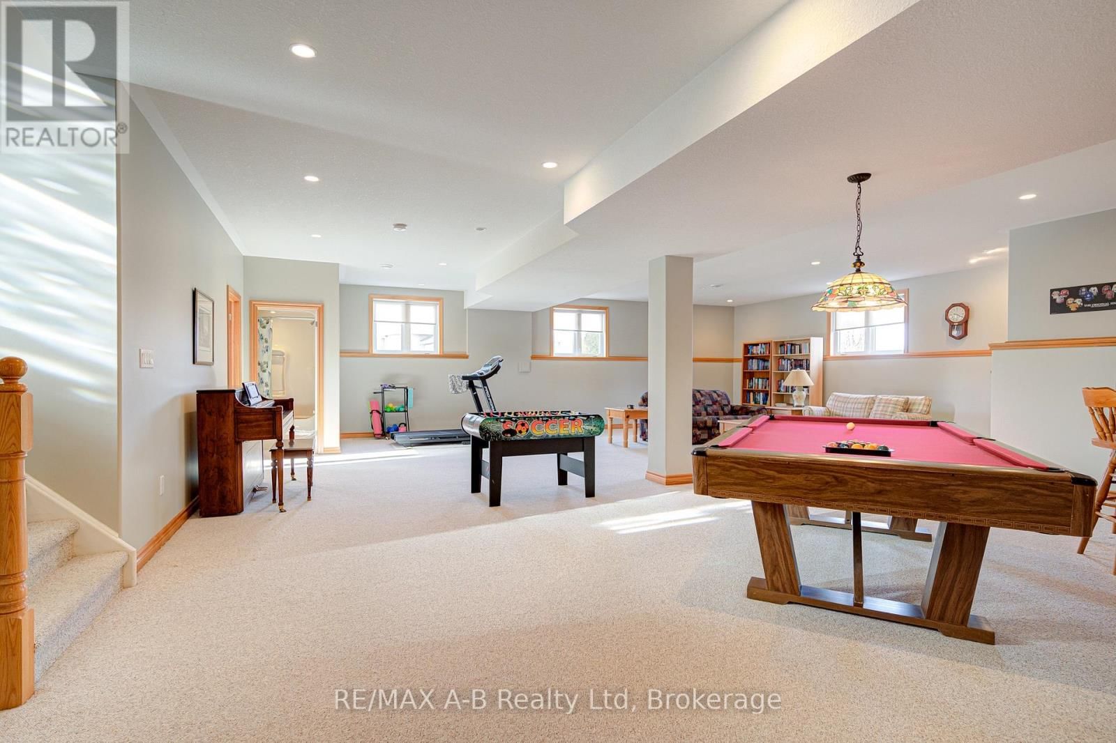 194 STATION ROAD Image 28