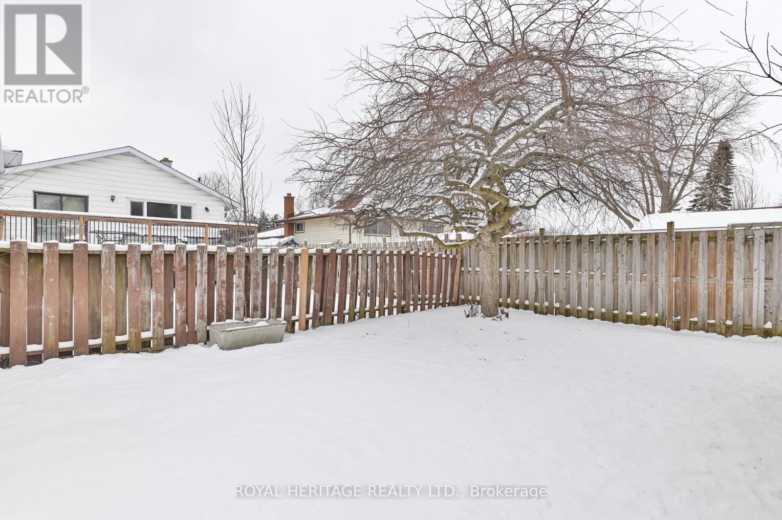 74 VILLAGE DRIVE Image 31