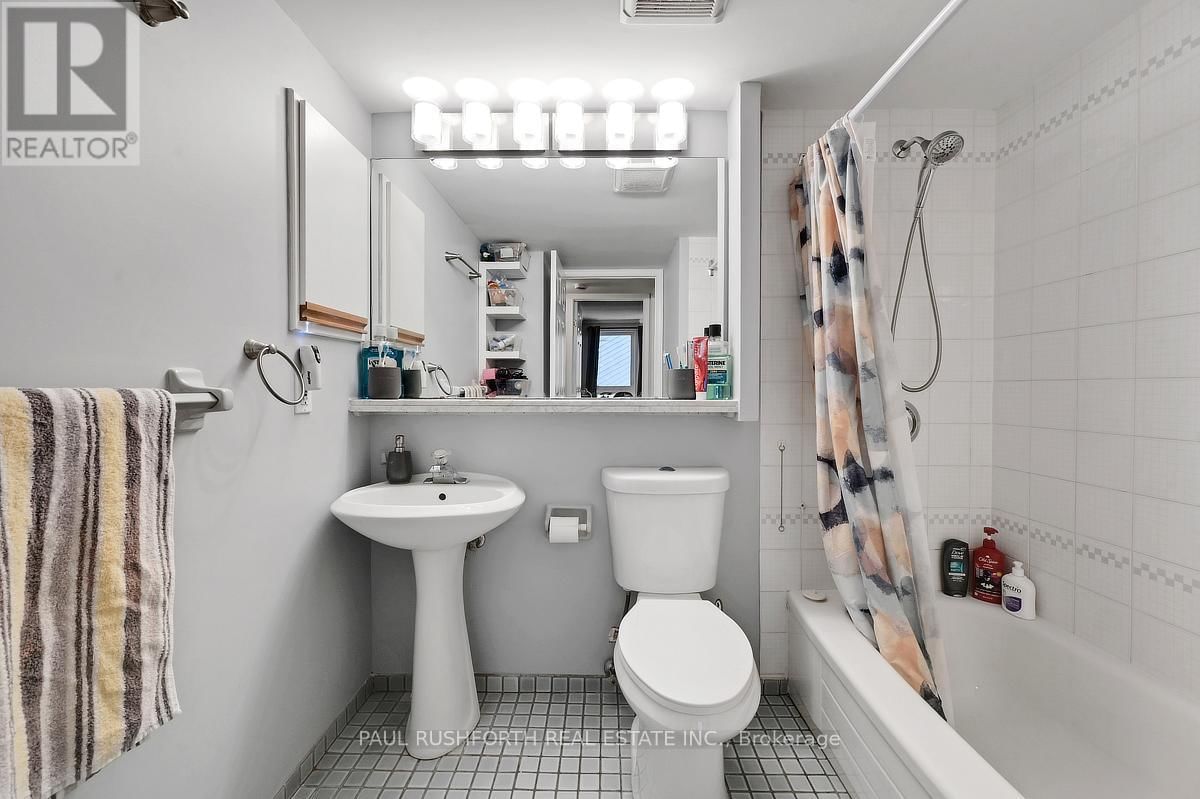 202 - 939 NORTH RIVER ROAD Image 23