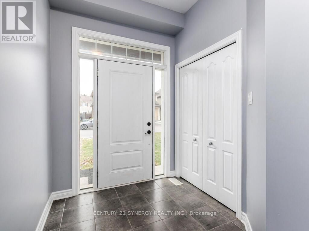 634 MOORPARK AVENUE Image 3