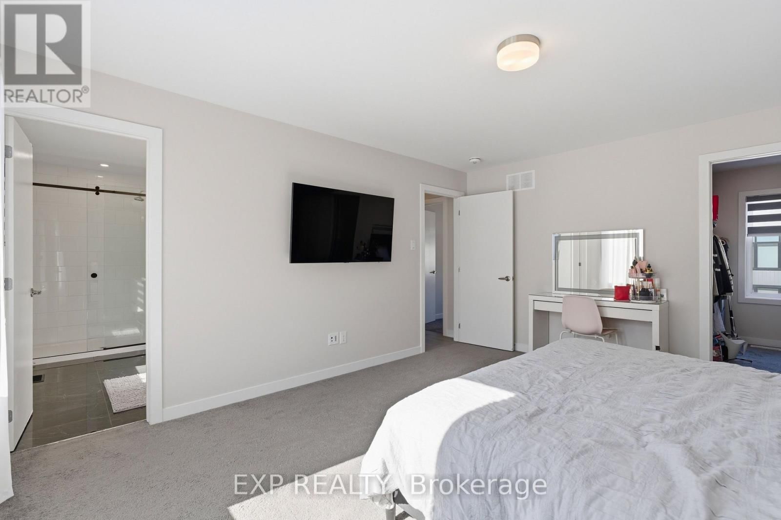 132 RUGOSA STREET Image 23