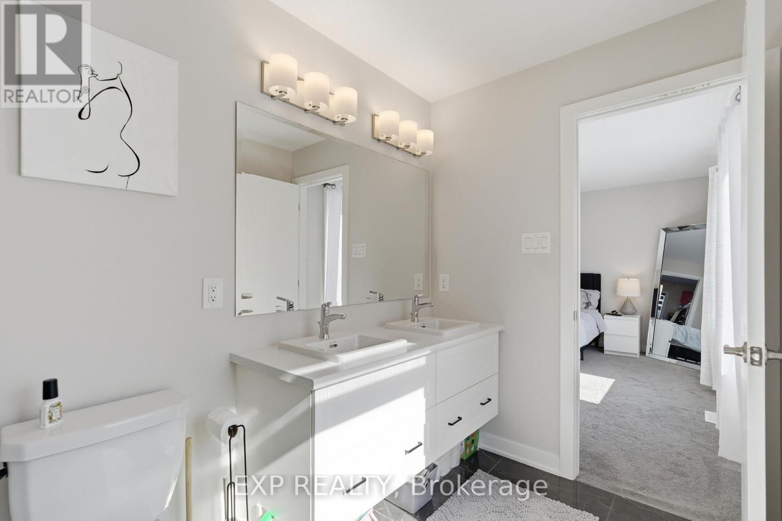 132 RUGOSA STREET Image 25