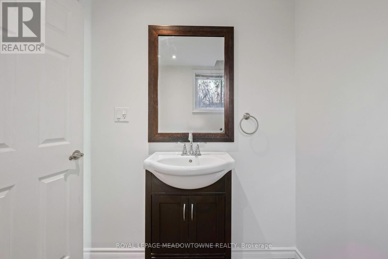 34 CROZIER STREET Image 18