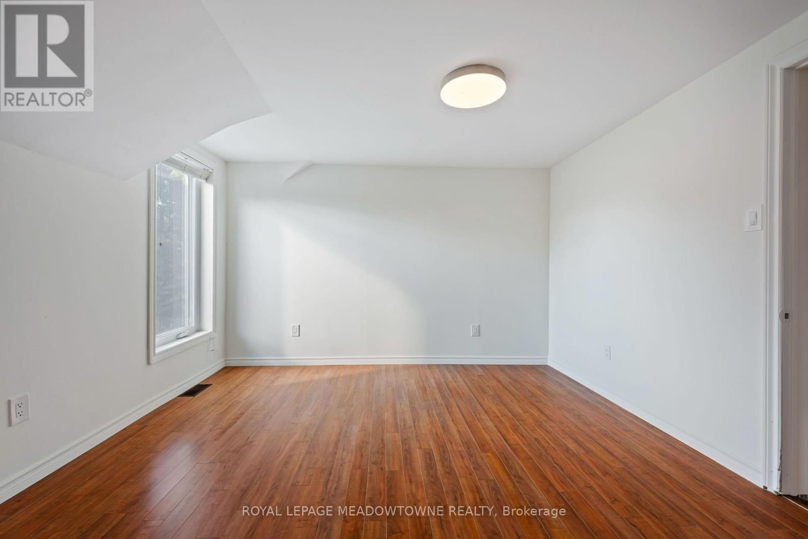 34 CROZIER STREET Image 23