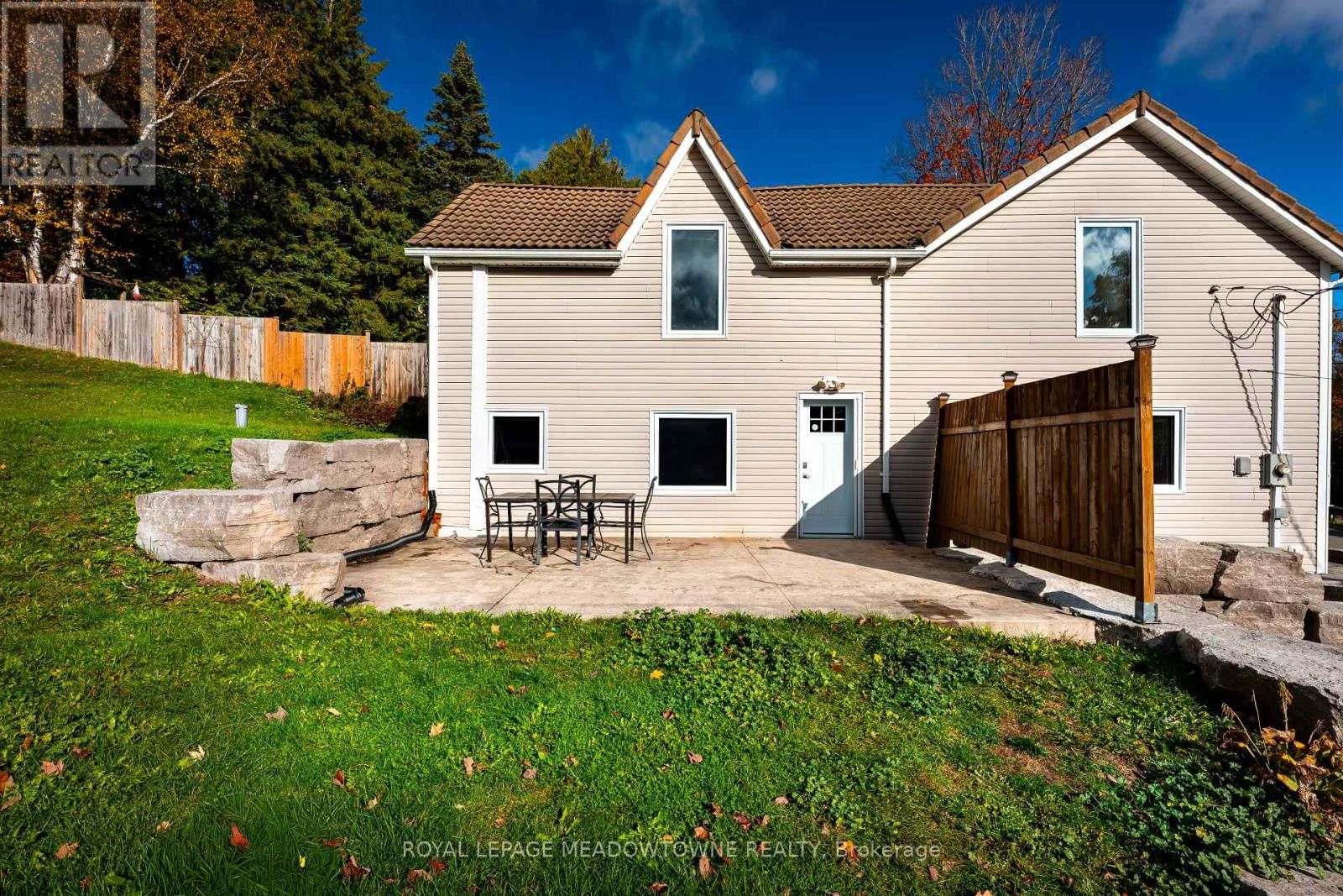 34 CROZIER STREET Image 37