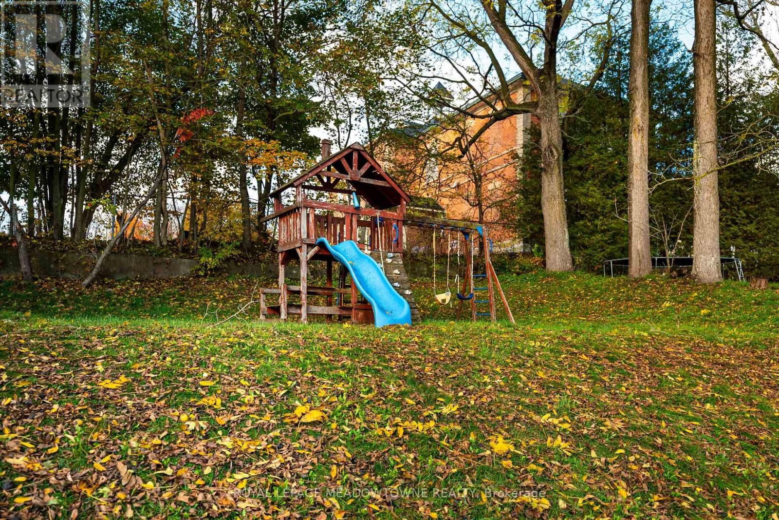 34 CROZIER STREET Image 42