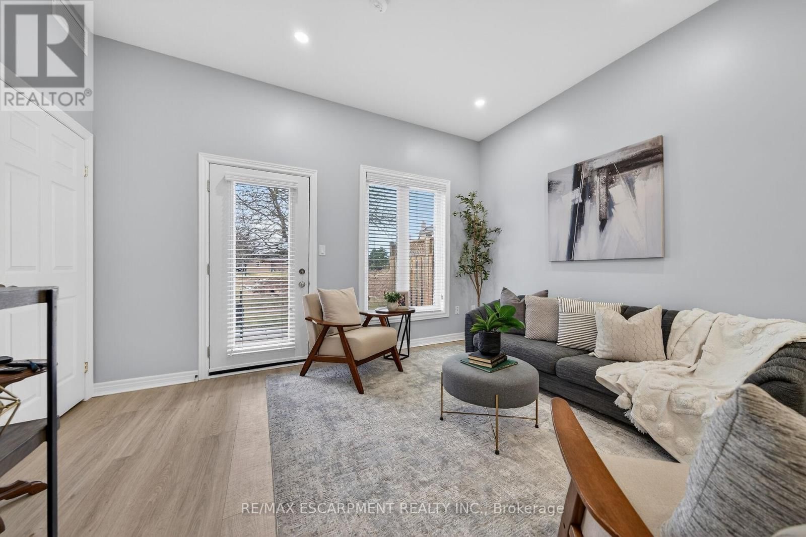 4 - 60 NATALIA AVENUE Image 25