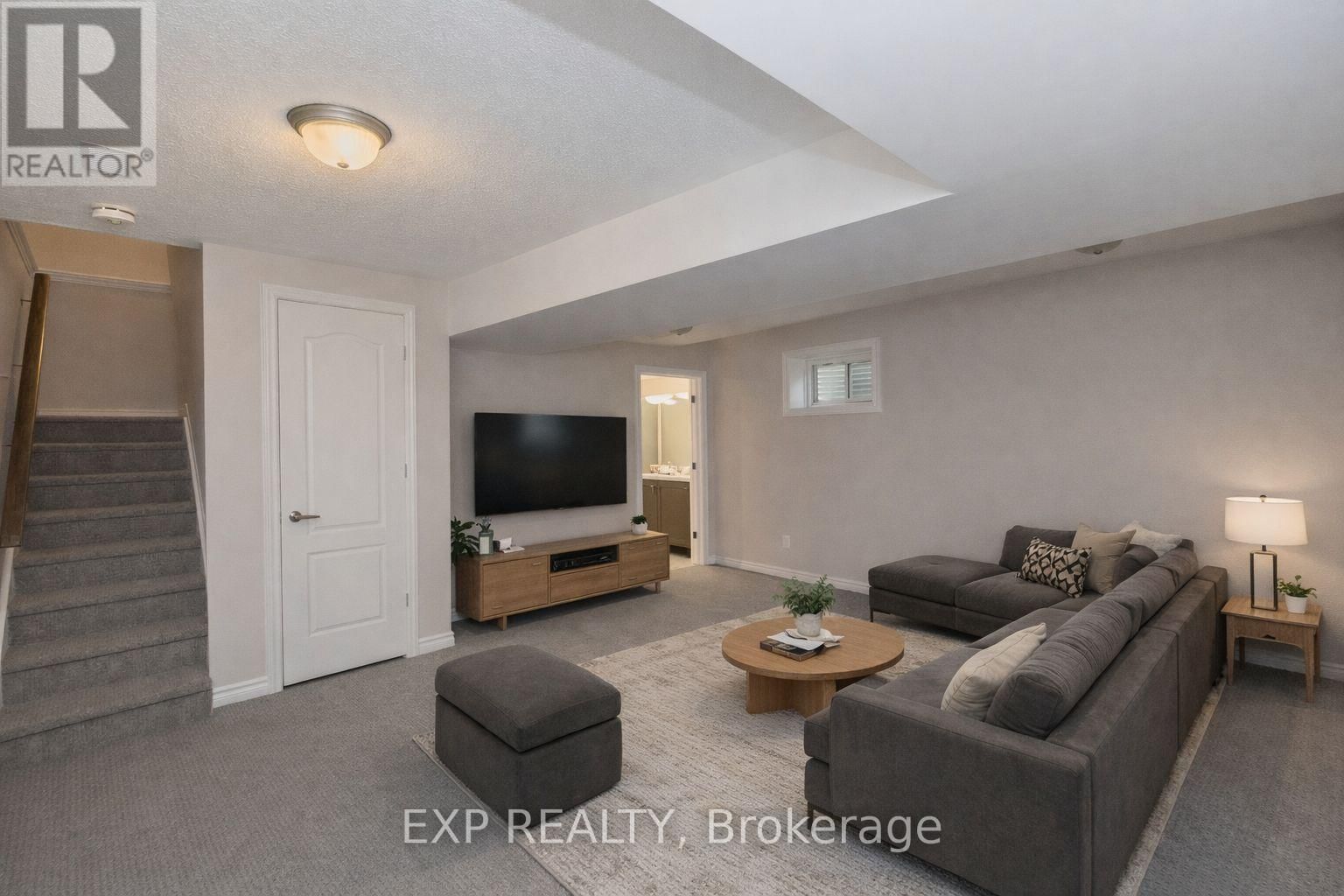 516 LOURY ROW Image 21