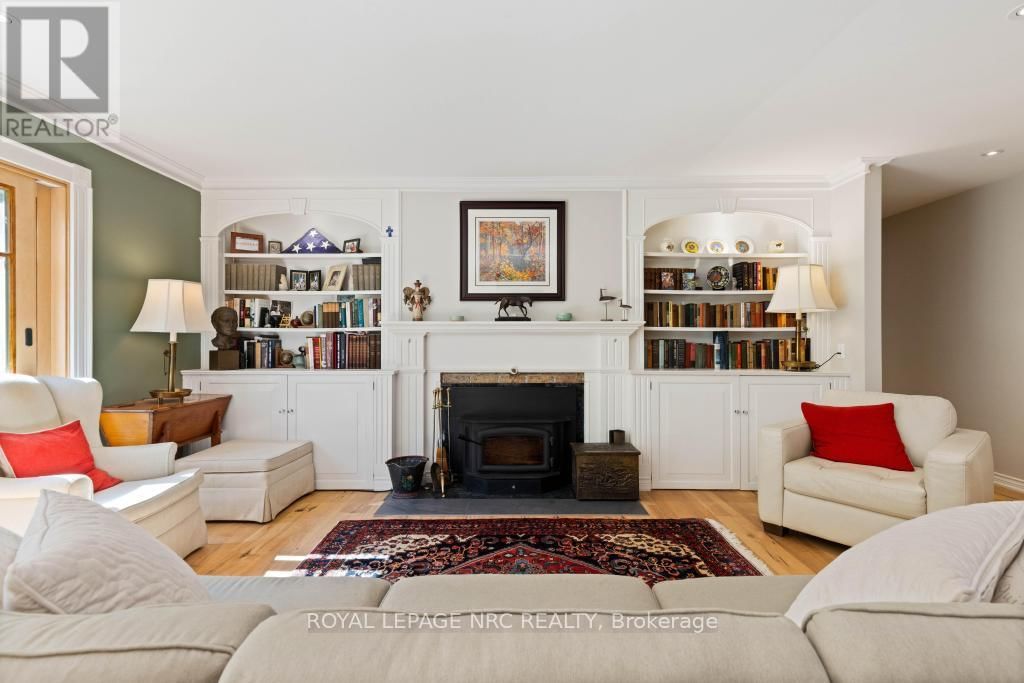 7 CHRISTOPHER STREET Image 31