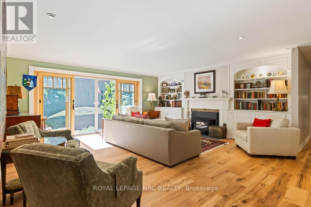 7 CHRISTOPHER STREET Image 32