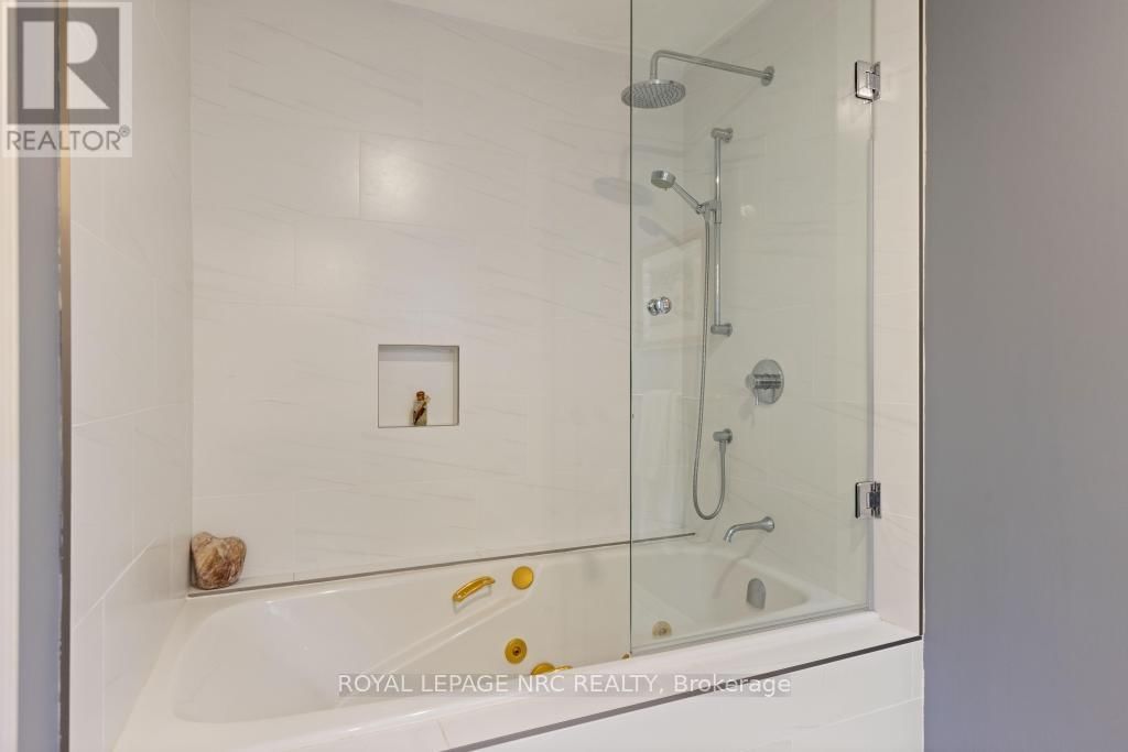 7 CHRISTOPHER STREET Image 37