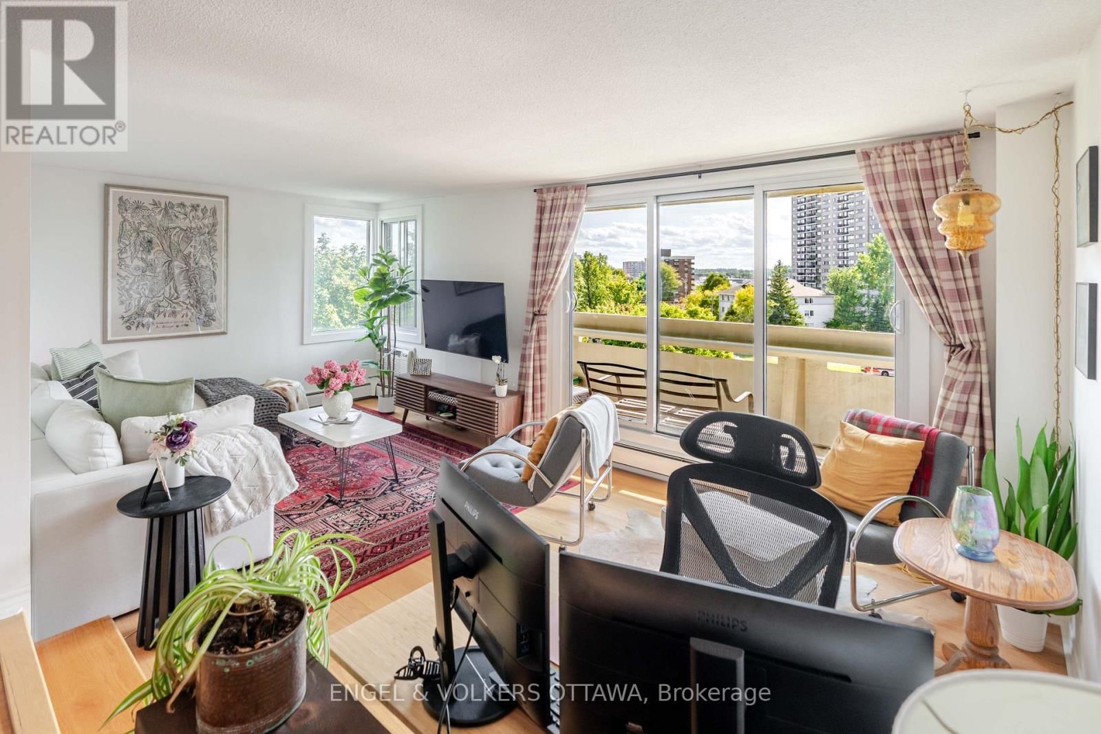 606 - 1171 AMBLESIDE DRIVE Image 14