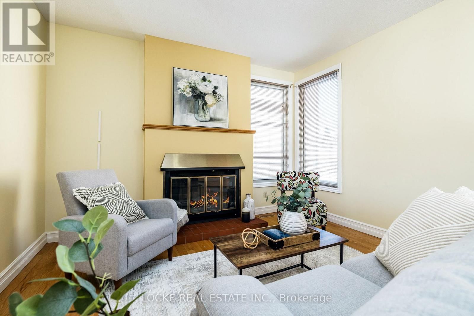 6096 MEADOWHILL CRESCENT Image 4