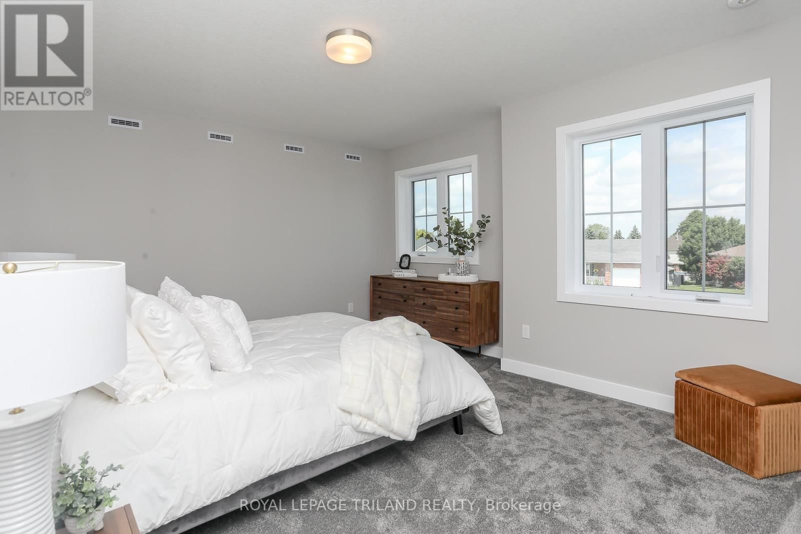 24 HARROW LANE Image 15