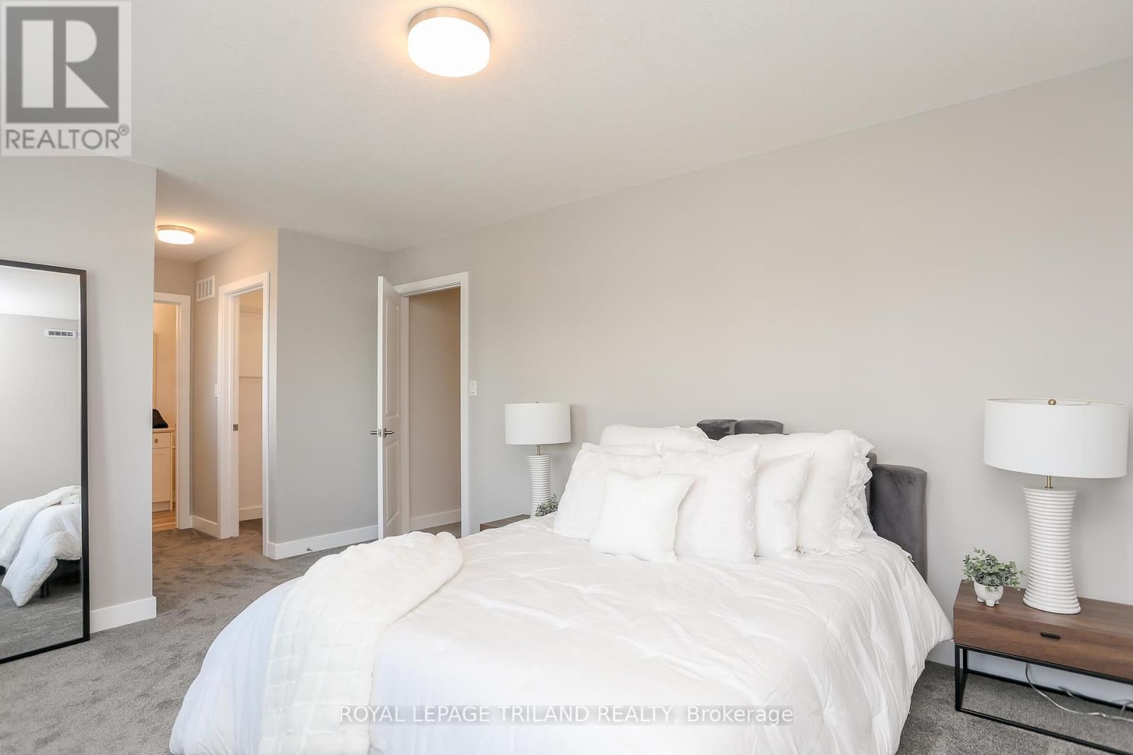 24 HARROW LANE Image 17