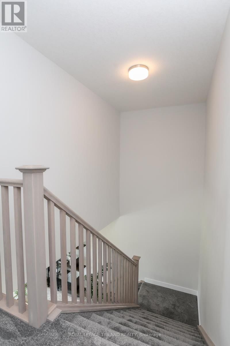 24 HARROW LANE Image 28