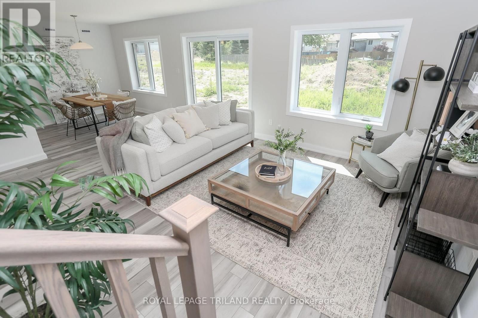 24 HARROW LANE Image 29