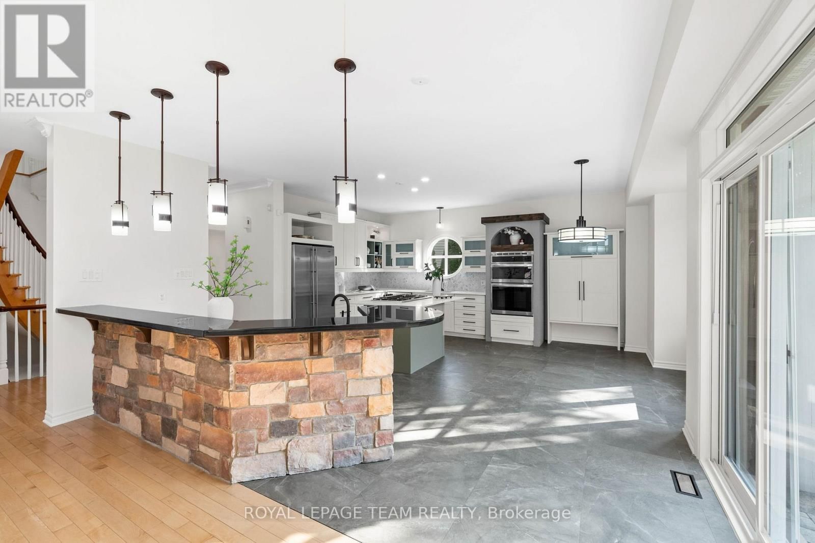 60 IRONSIDE COURT Image 15