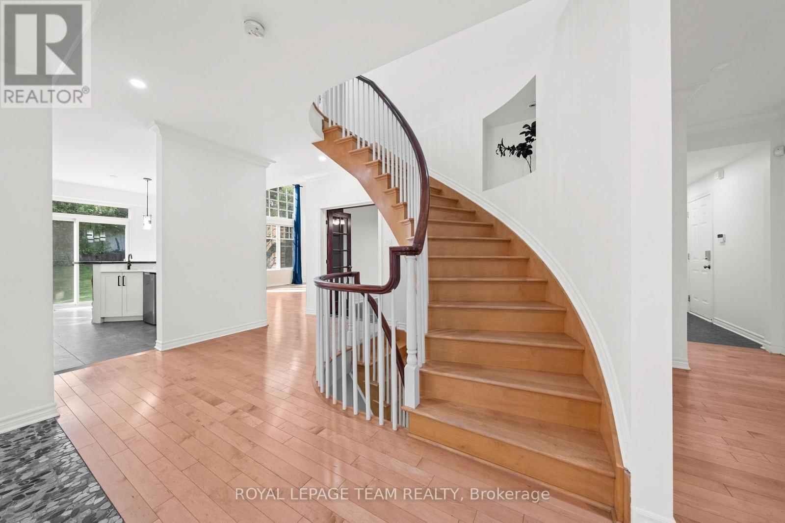 60 IRONSIDE COURT Image 24