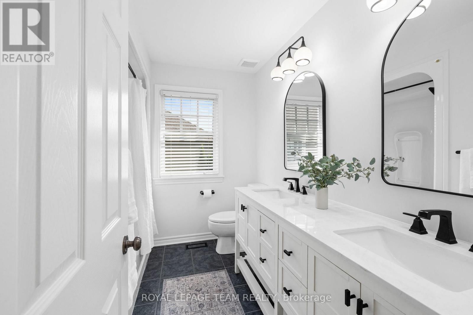 60 IRONSIDE COURT Image 34