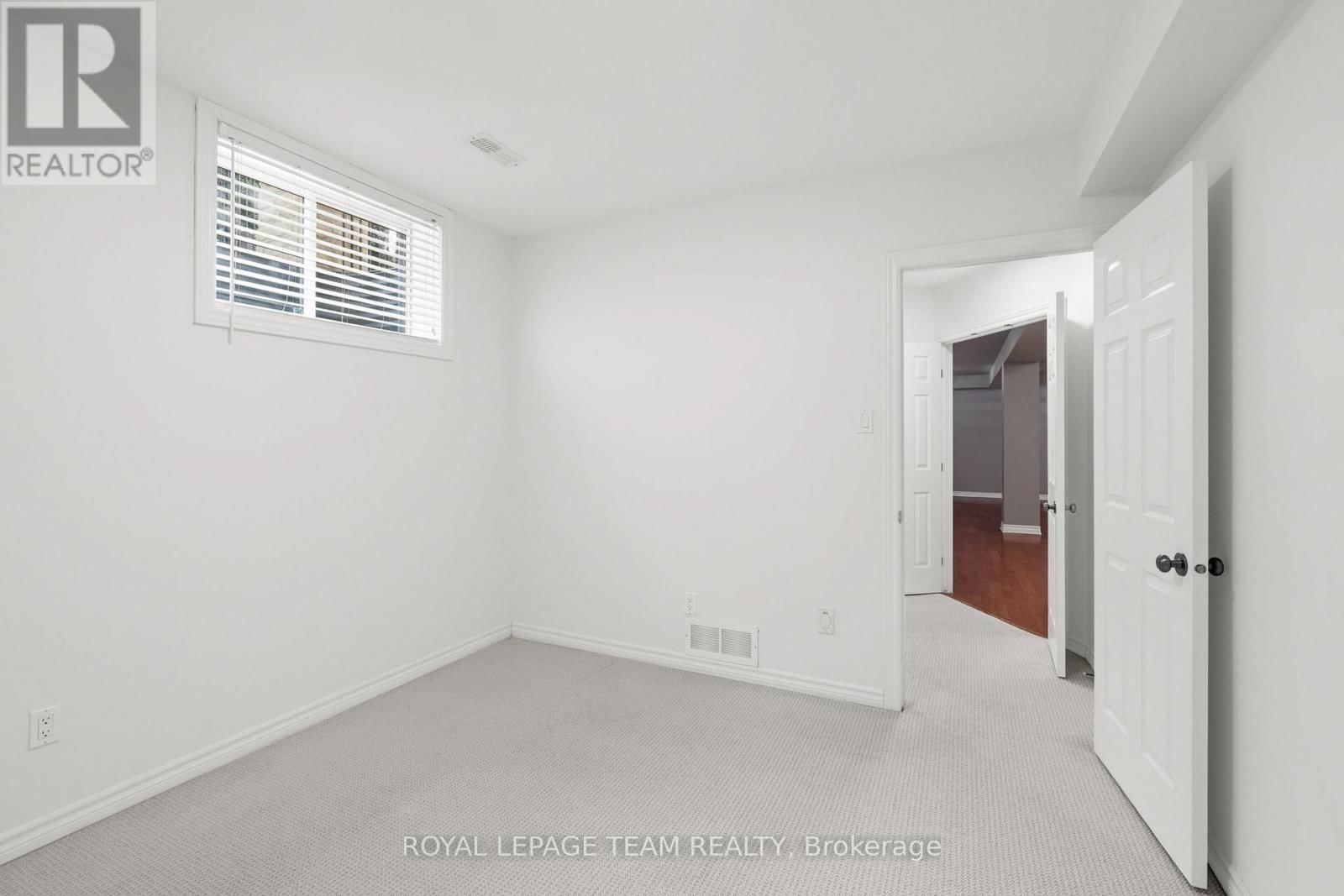 60 IRONSIDE COURT Image 38