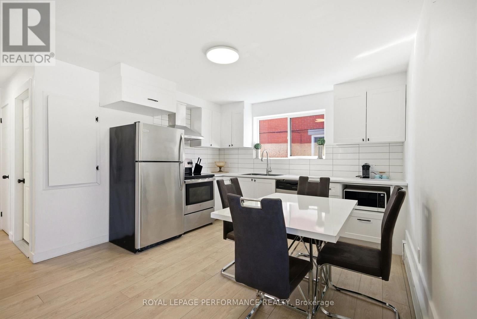 176 DAGMAR AVENUE Image 10