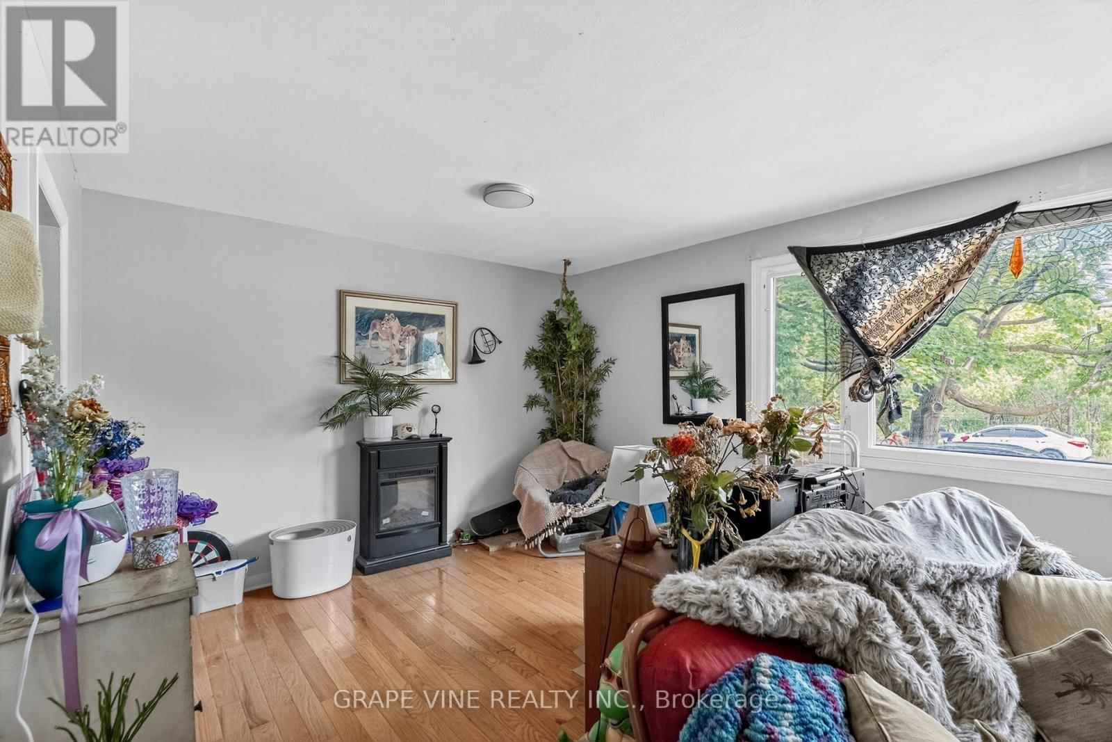 1098 CLYDE AVENUE Image 22