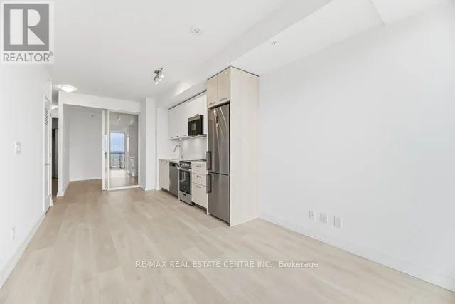 2801 - 75 JAMES STREET SOUTH Image 13