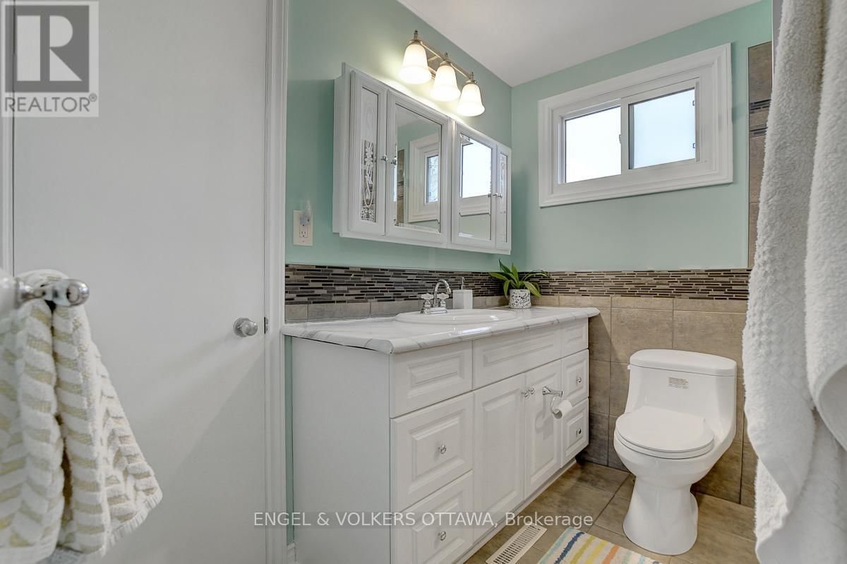 206 SHERWAY DRIVE Image 29