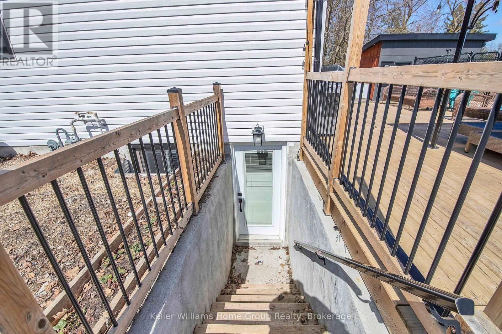 989 NORTHFIELD DRIVE EAST Image 25