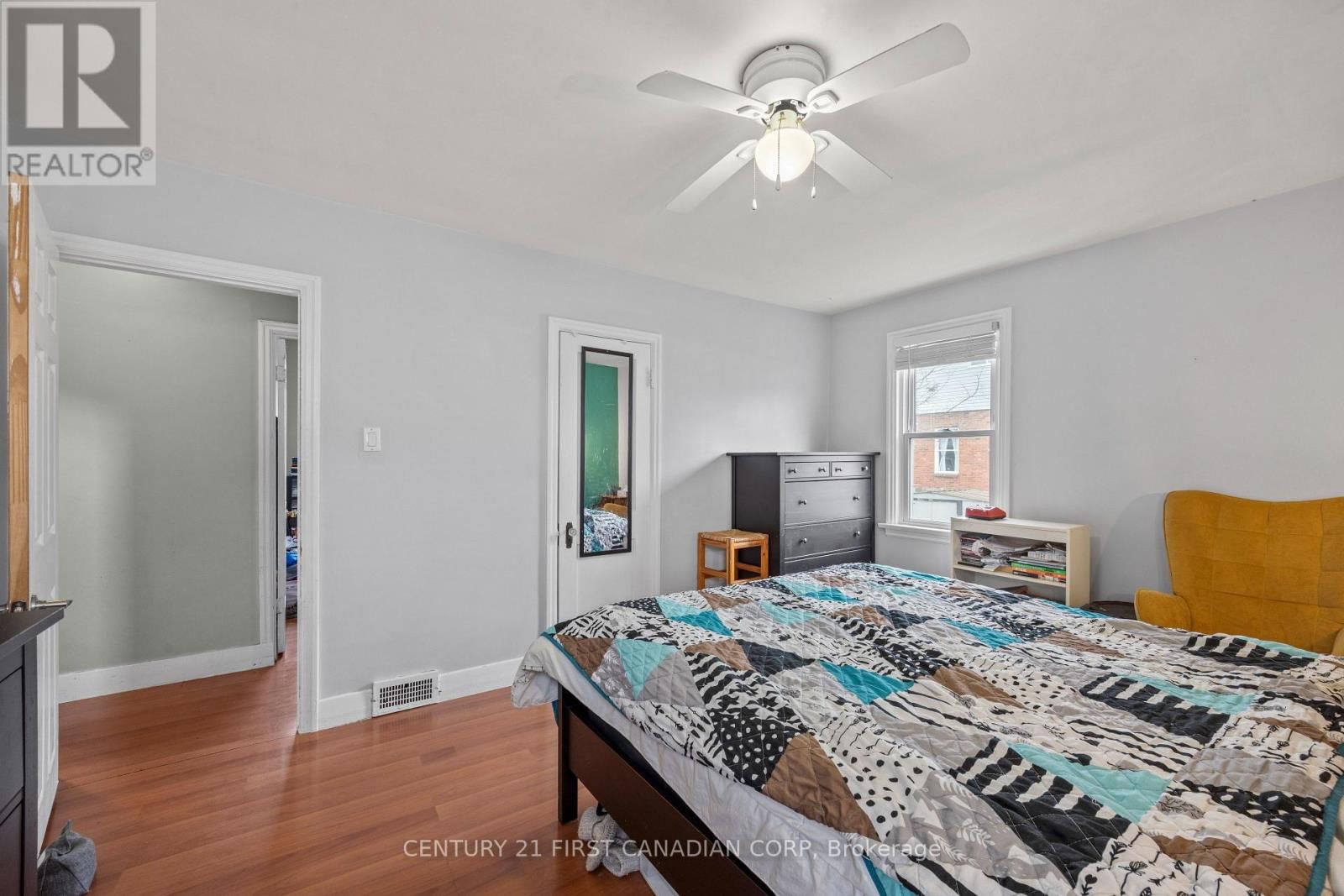 24 TERRENCE STREET Image 11