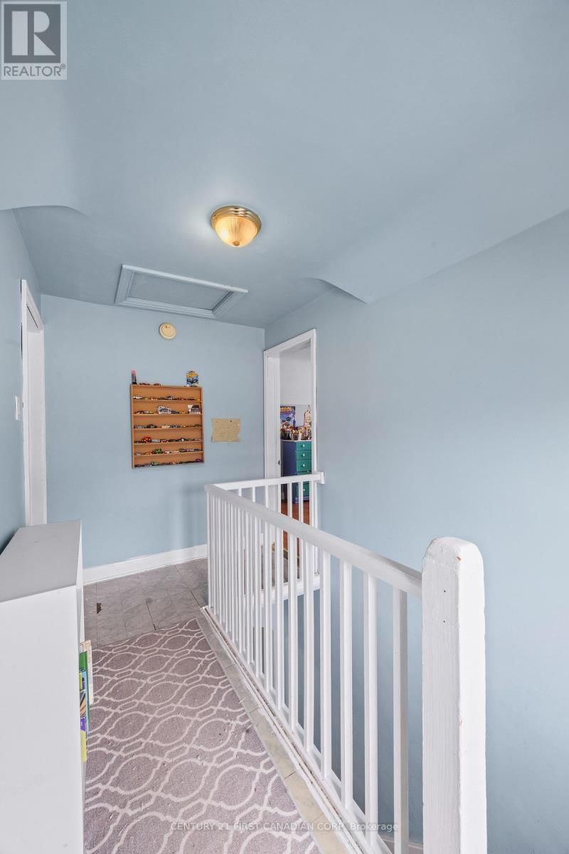 24 TERRENCE STREET Image 14