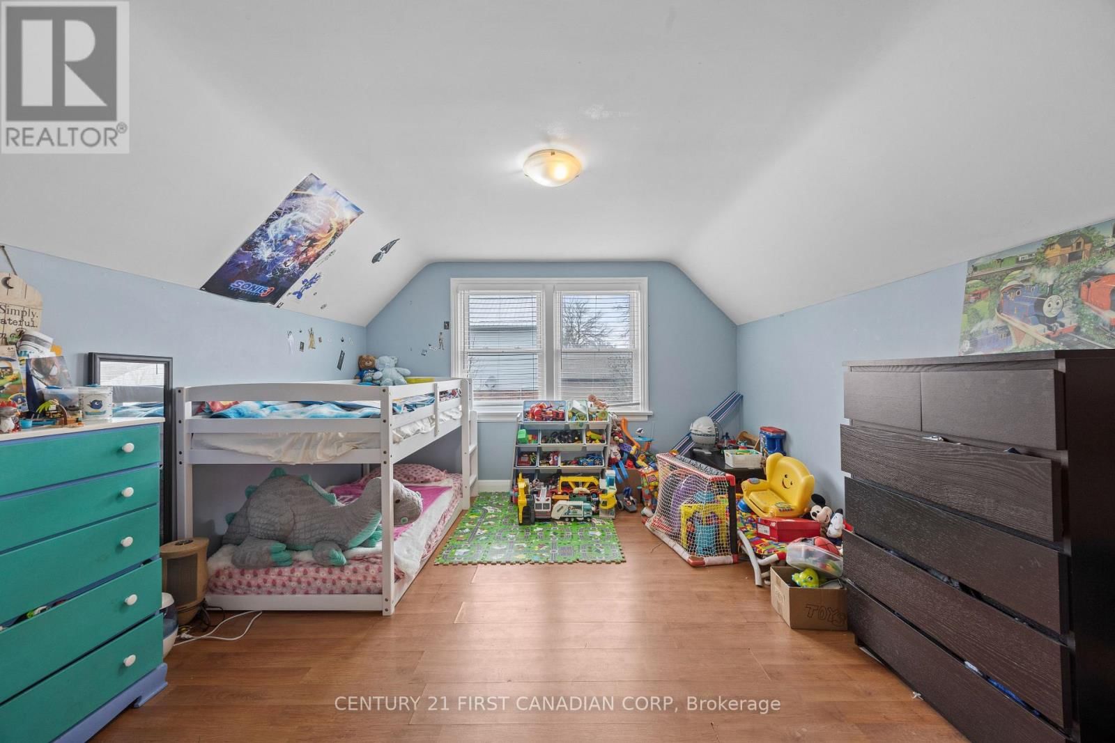 24 TERRENCE STREET Image 15