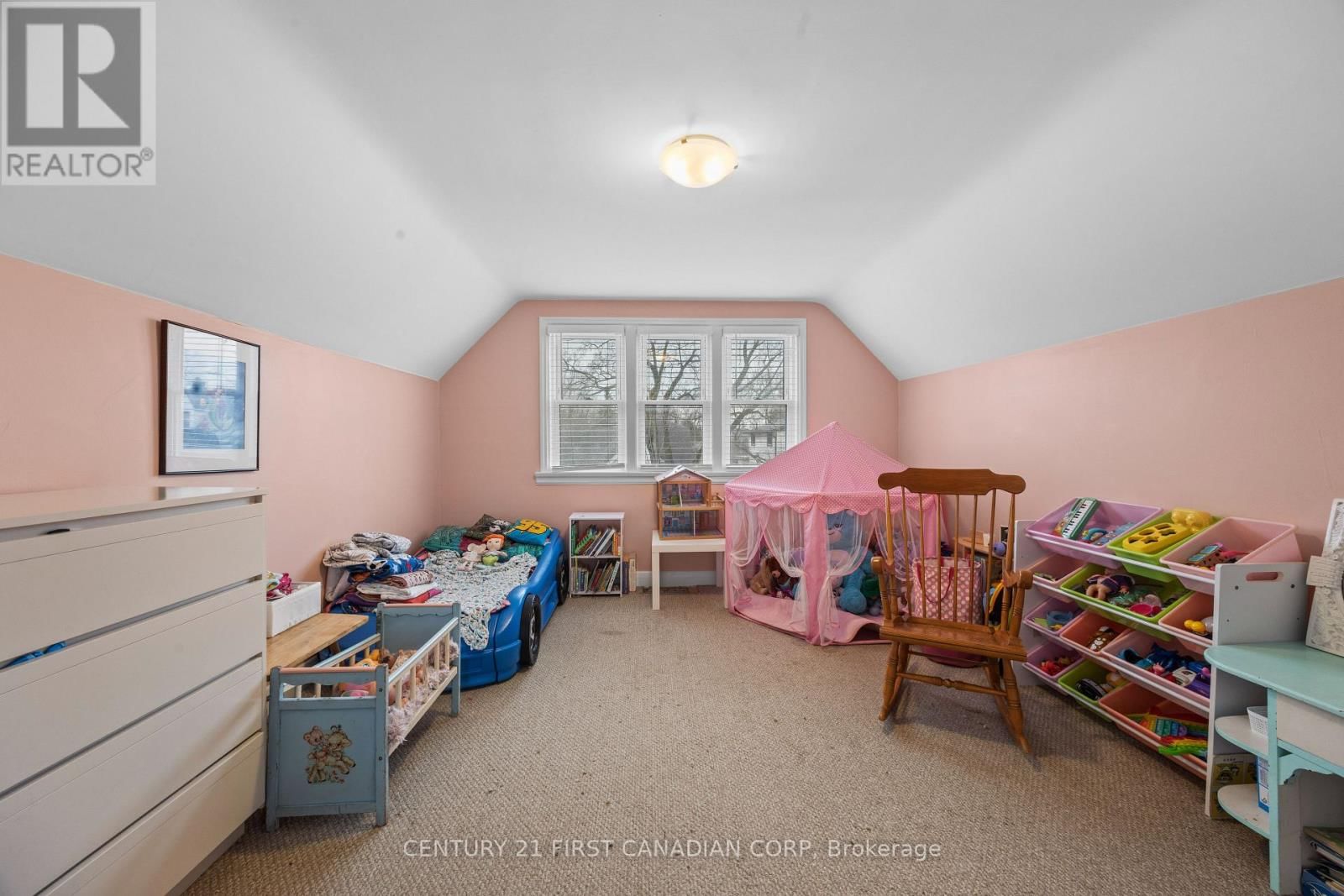 24 TERRENCE STREET Image 17