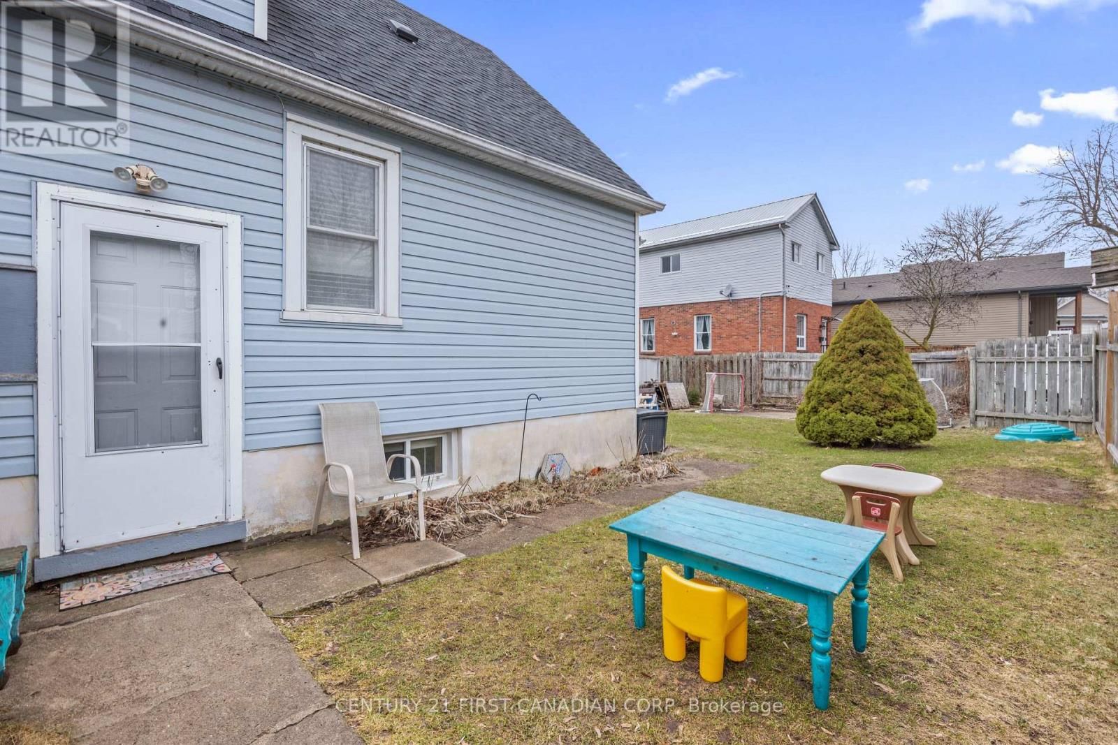 24 TERRENCE STREET Image 22