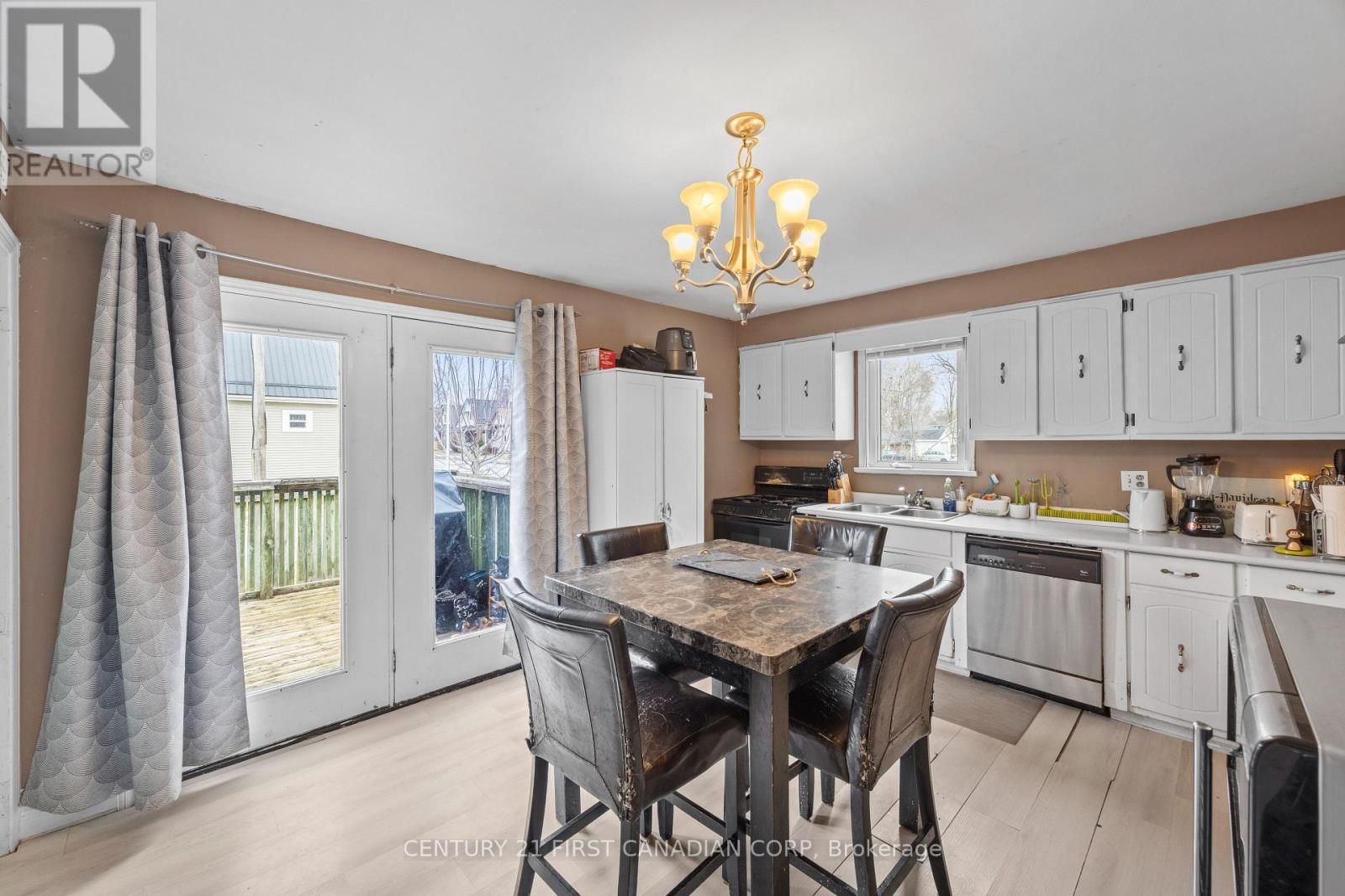 24 TERRENCE STREET Image 7