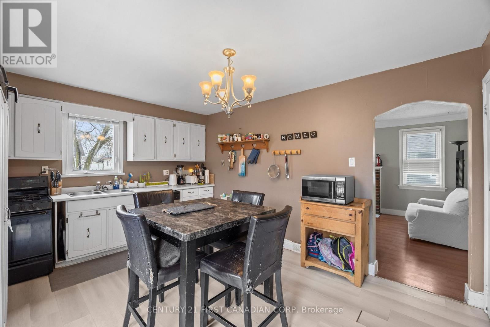 24 TERRENCE STREET Image 8