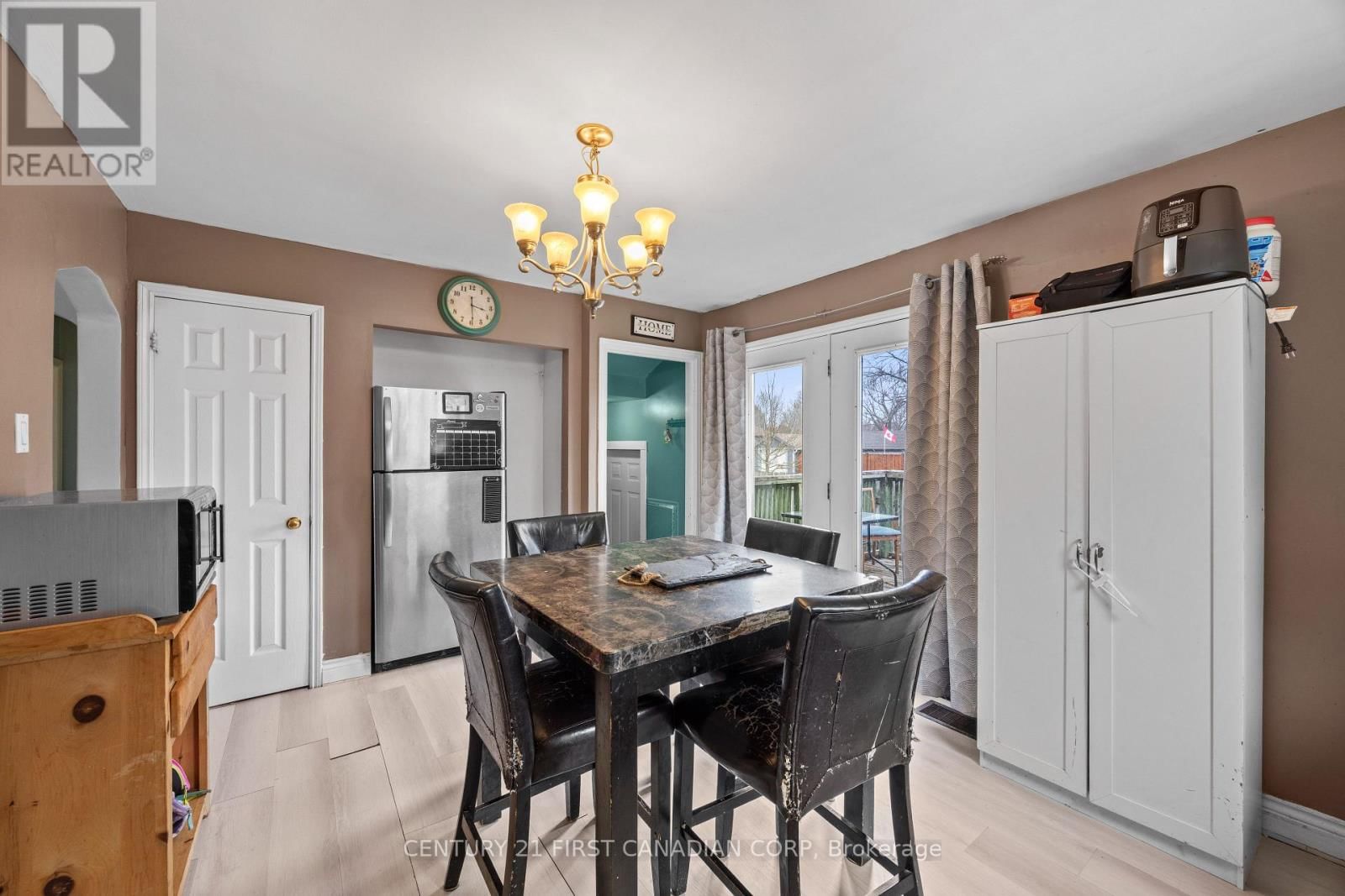 24 TERRENCE STREET Image 9